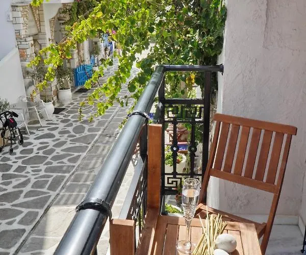 Diogenis * Naxos City